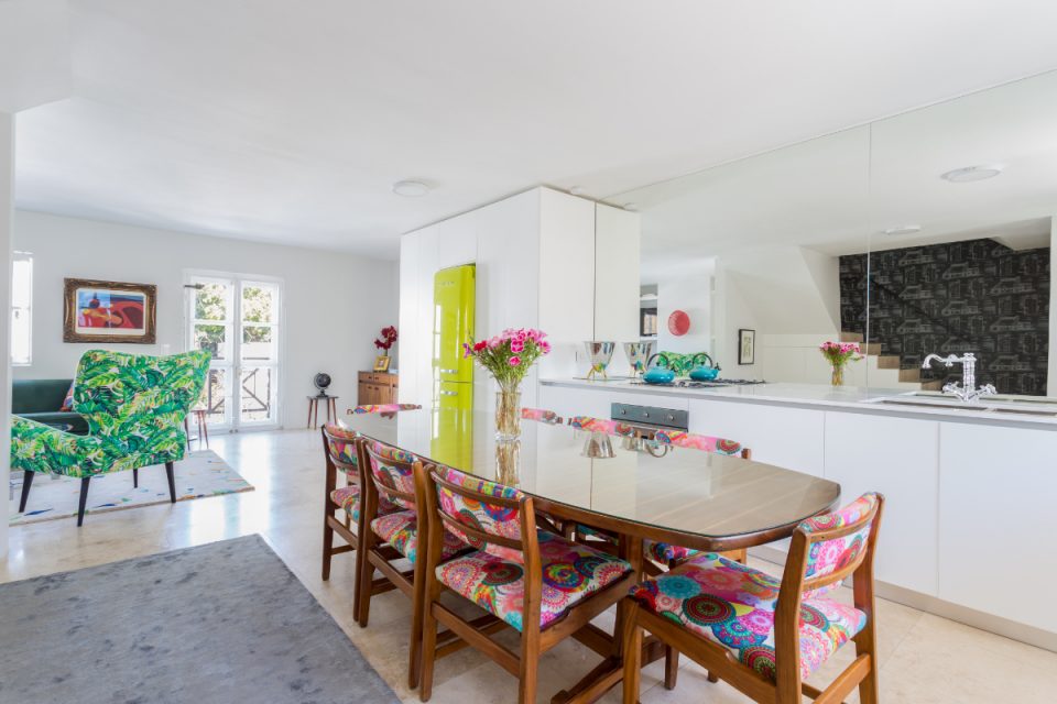 210 DWP - Dining table