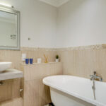 Eastern Views - Second bathroom