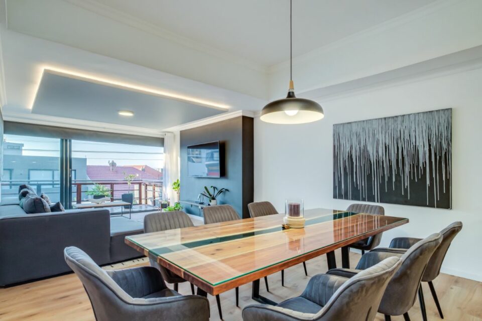 House of M - Dining for 8