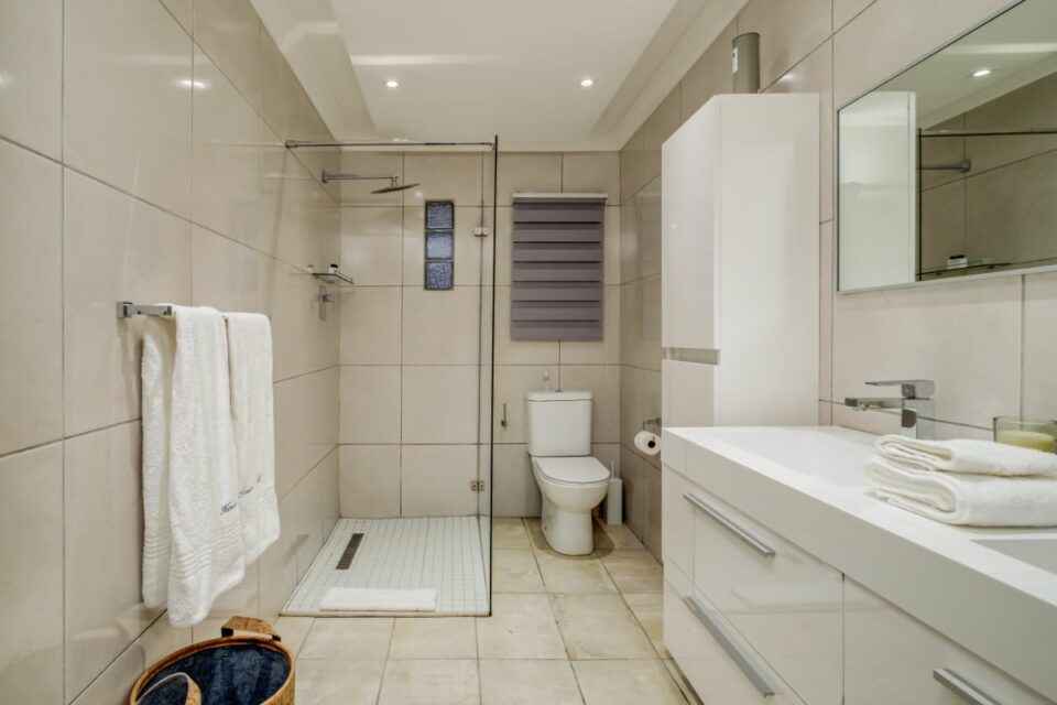 House of M - Large Second Bathroom