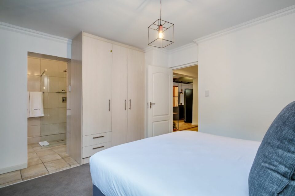 House of M - Queen Size Bed