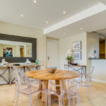 Juliette 308 - Dining and kitchen