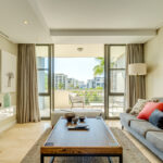 Juliette 308 - Lounge with balcony access