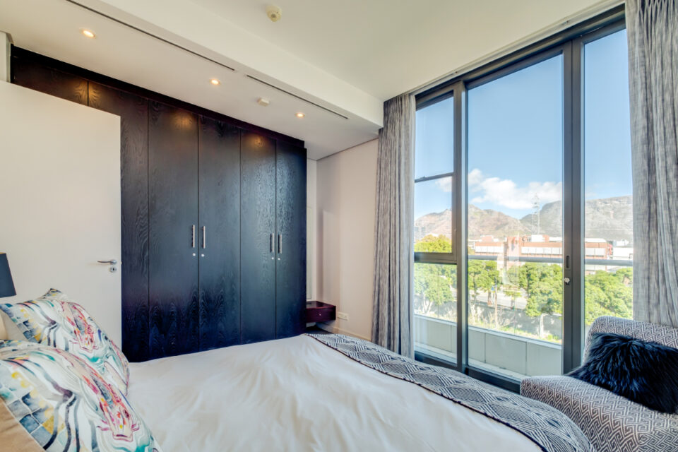 Juliette 606 - Second room with mountain views
