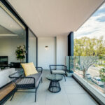 202 Warwick - Balcony with seating