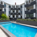 202 Warwick - Communal swimming pool