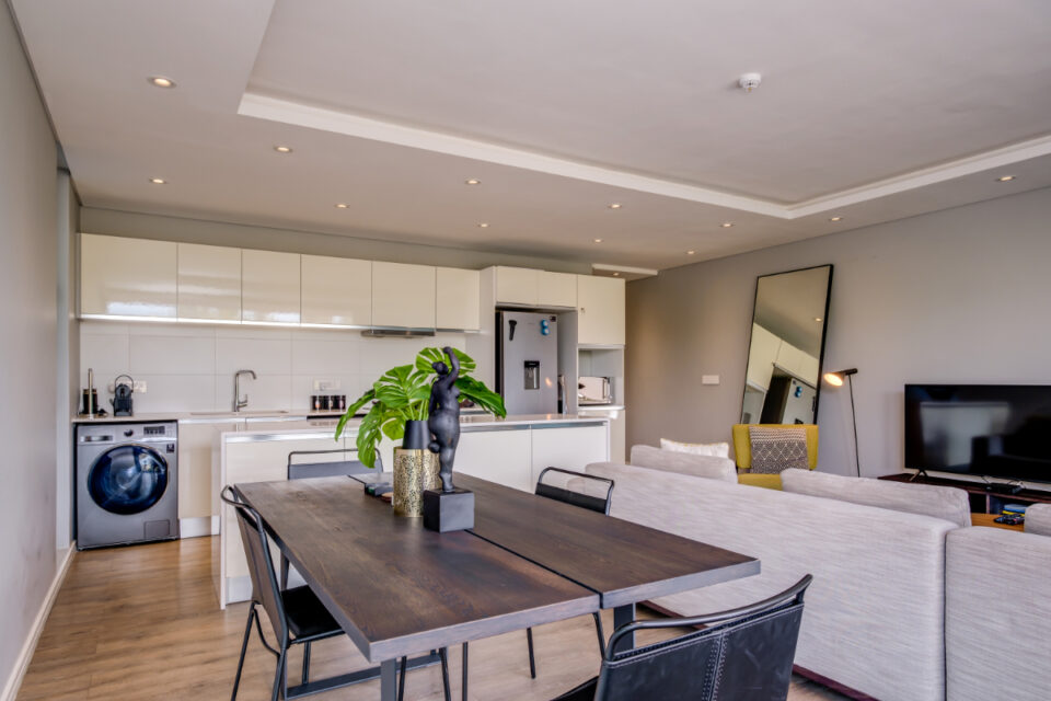 202 Warwick - Dining area