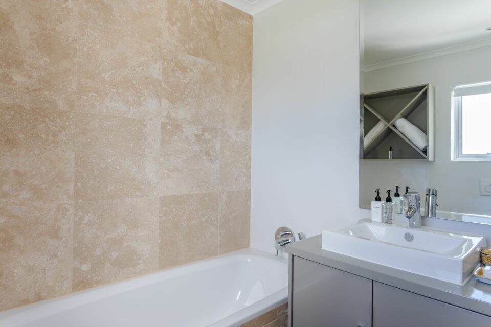 207 DWP - Master En-suite