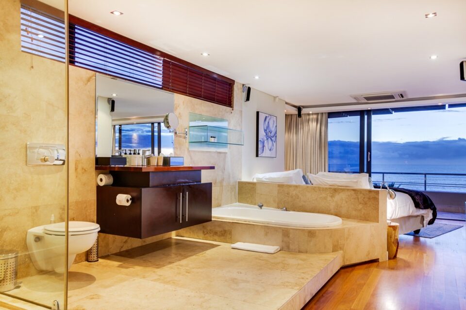 Lions Crest - Master 2 with En-suite