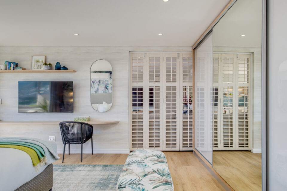 Serenity - Bedroom with TV