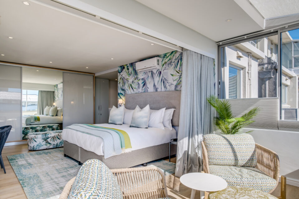 Serenity - Main bedroom