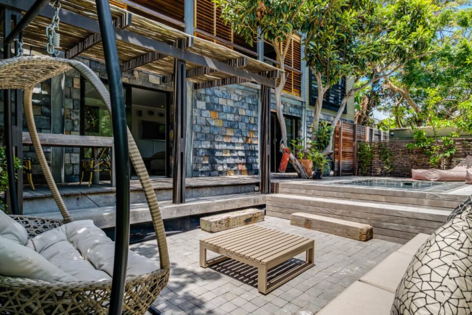 17 Geneva Lower - Exterior