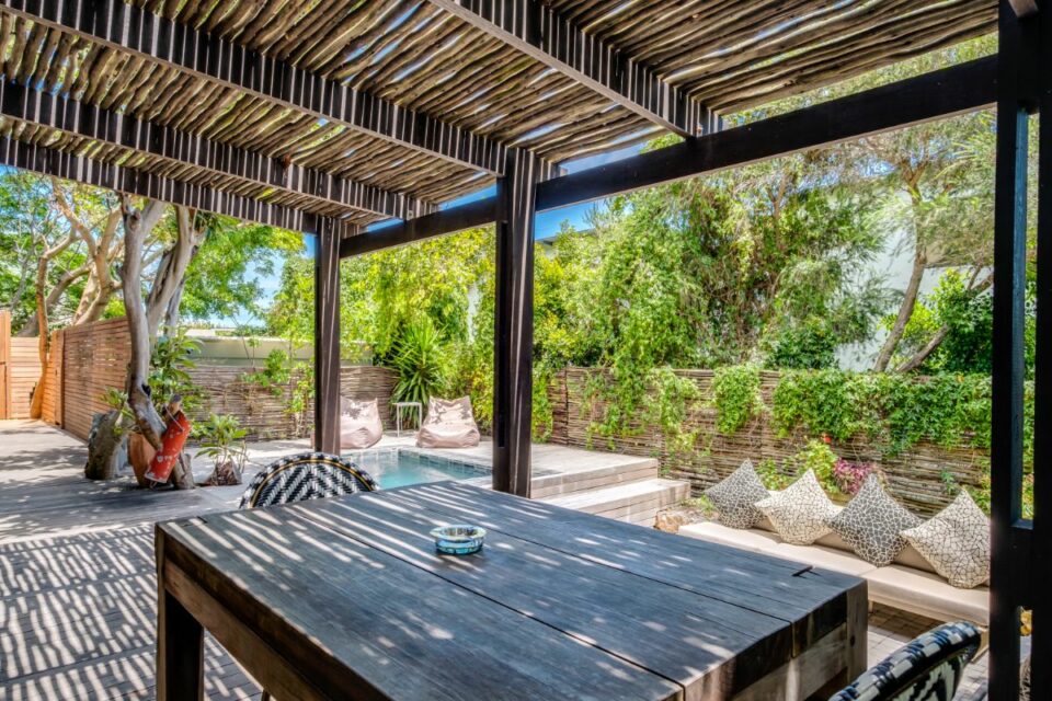 17 Geneva Lower - Outside Dining