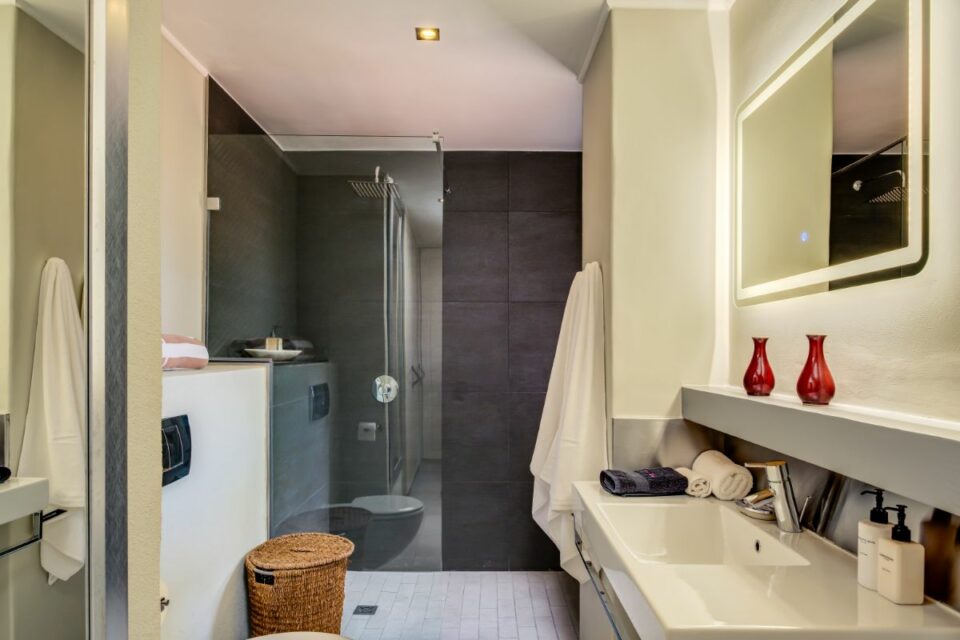 17 Geneva Lower - En-suite