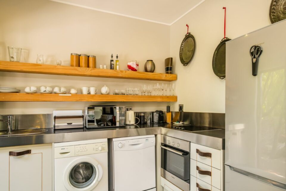 17 Geneva Lower - Kitchen