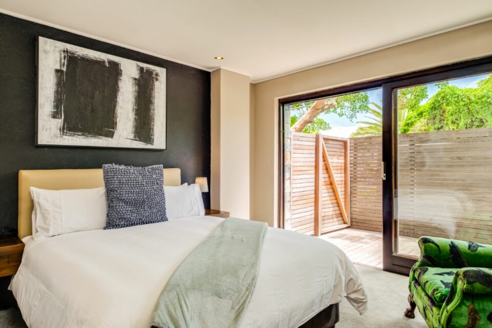 17 Geneva Lower - Bedroom to Garden