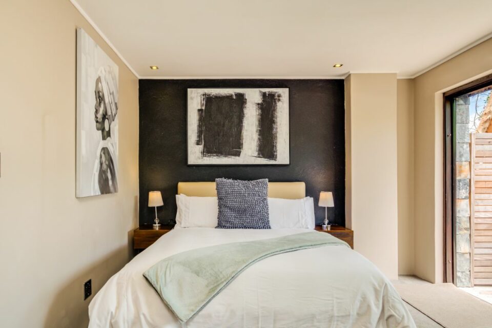 17 Geneva Lower - Bedroom