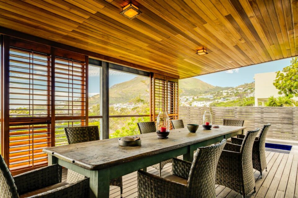 17 Geneva Upper - Dining for 8