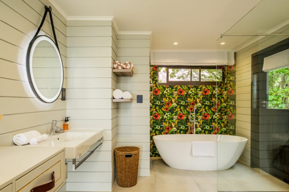 17 Geneva Upper - Beautiful Bathroom