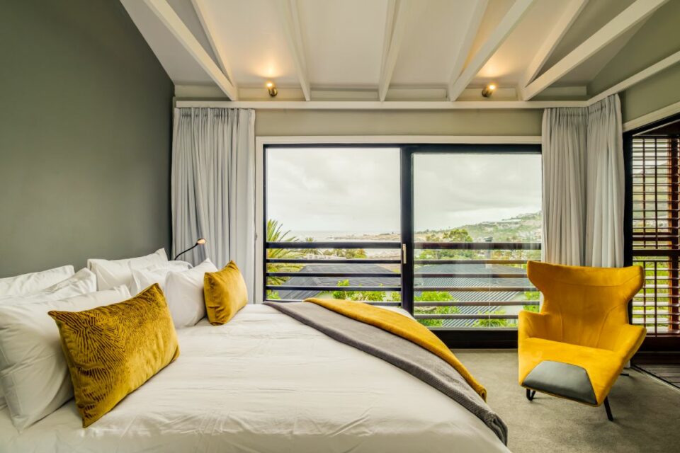 17 Geneva Upper - Bedroom Views