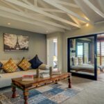 17 Geneva Upper - Lounge