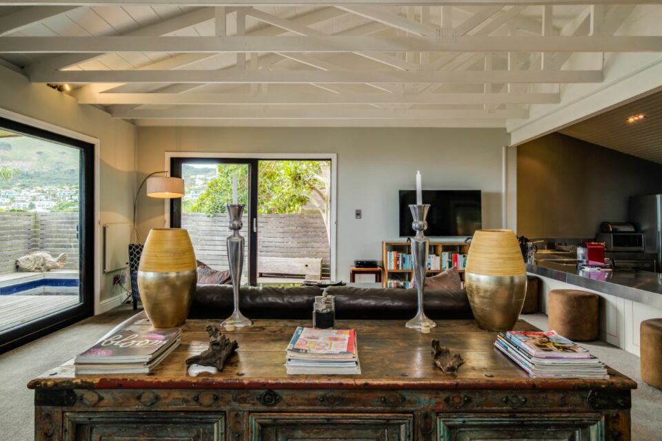 17 Geneva Upper - Stylish Interiors