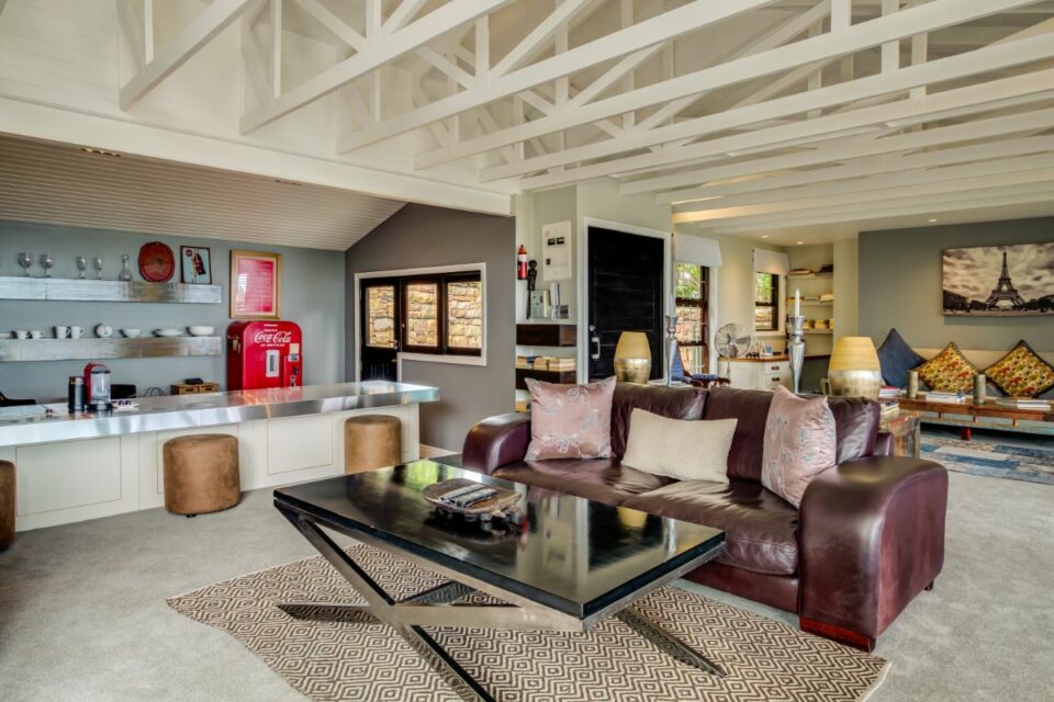 17 Geneva Upper - Open Plan Living