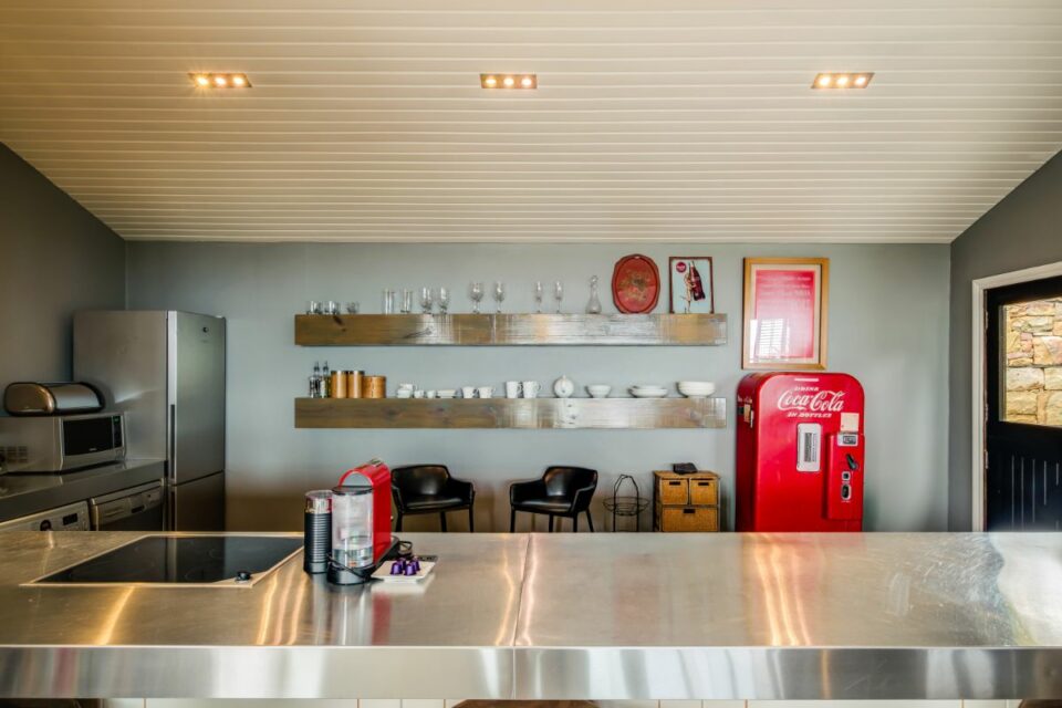 17 Geneva Upper - Stylish Kitchen