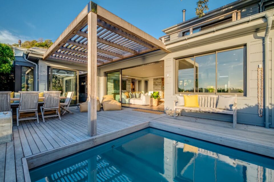 6 Glen - Pool Exterior