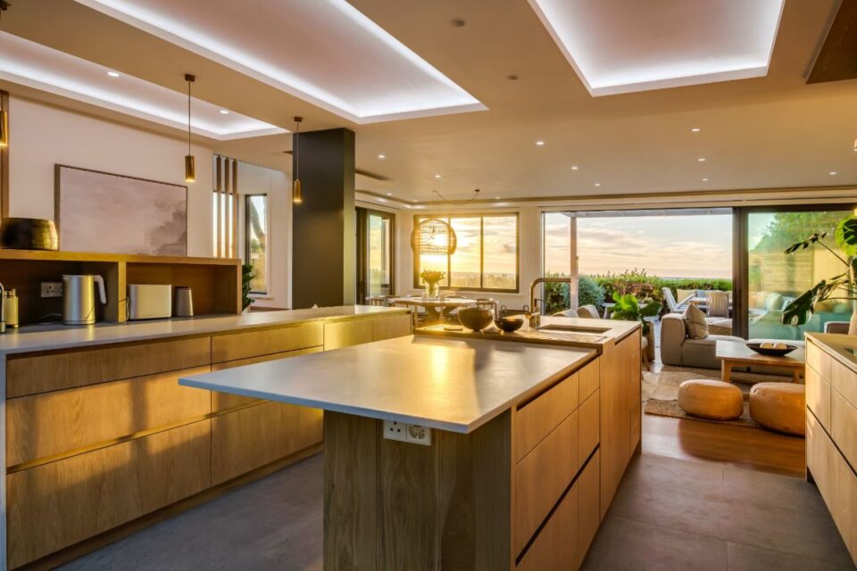 6 Glen - Open Plan Kitchen