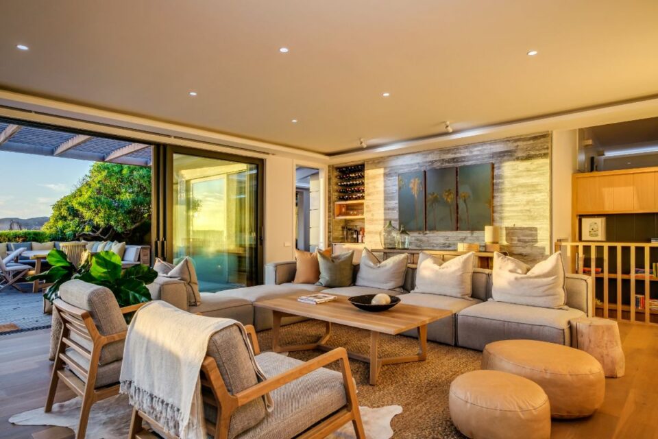 6 Glen - Living Area