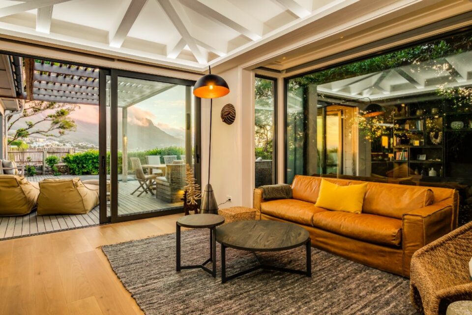 6 Glen - TV Lounge Leading to Exterior