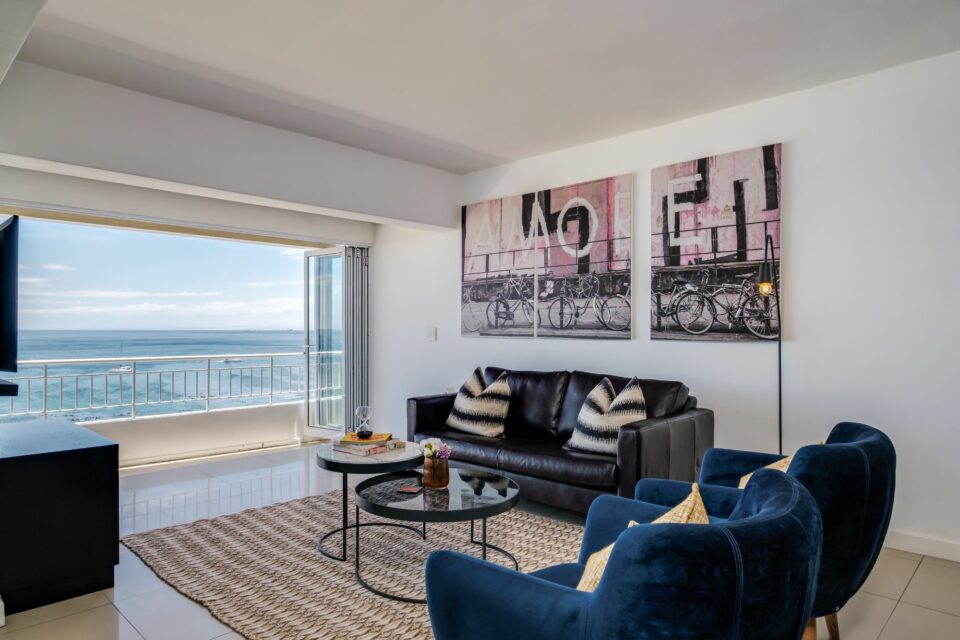 Atlantic Spray - Lounge with Balcony