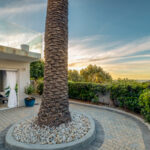 Beach Steps - Courtyard