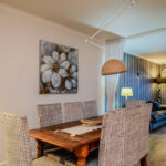 Beach Steps - Dining area