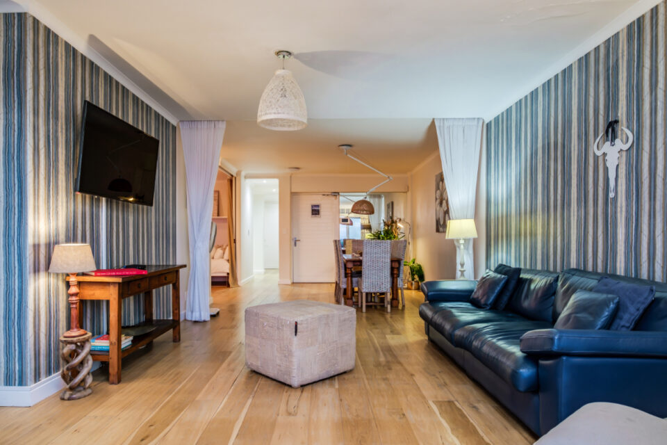 Beach Steps - Living room