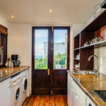 Camps Bay Terrace Lodge - Kitchen