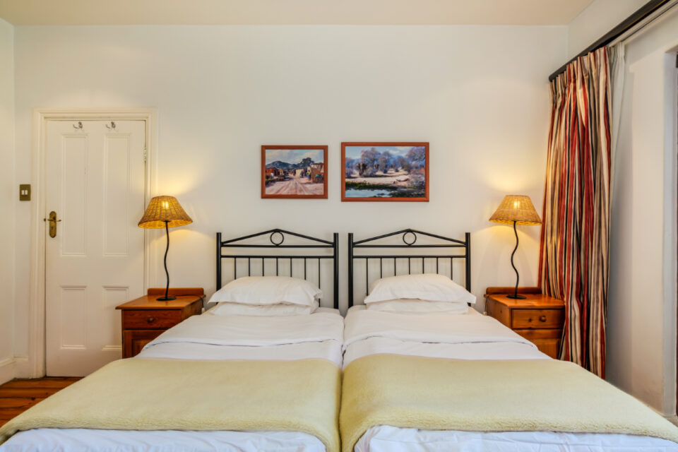 Camps Bay Terrace Lodge - Main bedroom