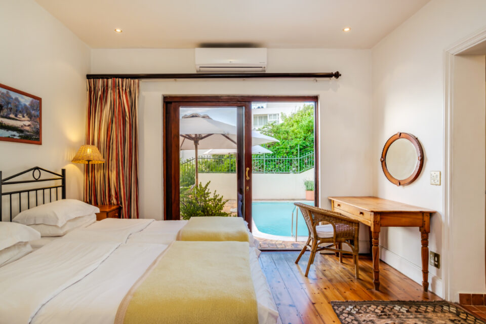 Camps Bay Terrace Lodge - Master bedroom