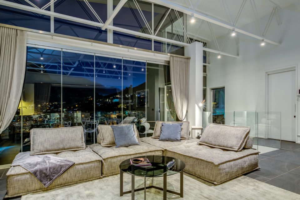 Mithras House - Lounge