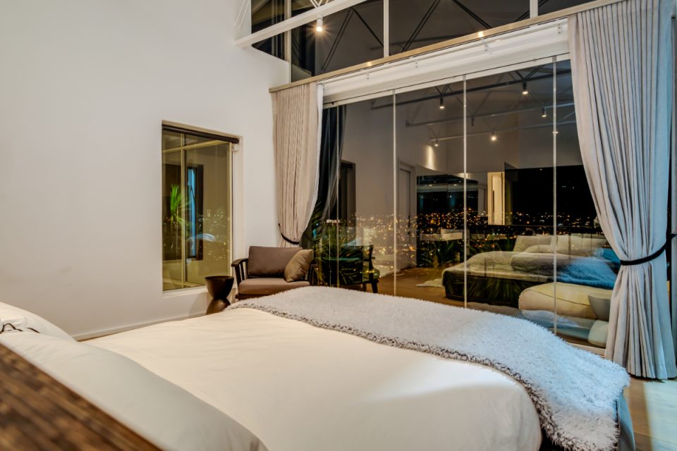 Mithras House - Master with amazing views