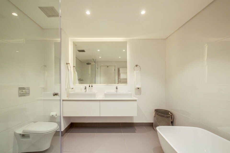 Solis 402 - Master bathroom