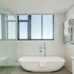 Solis 402 - Second bathroom