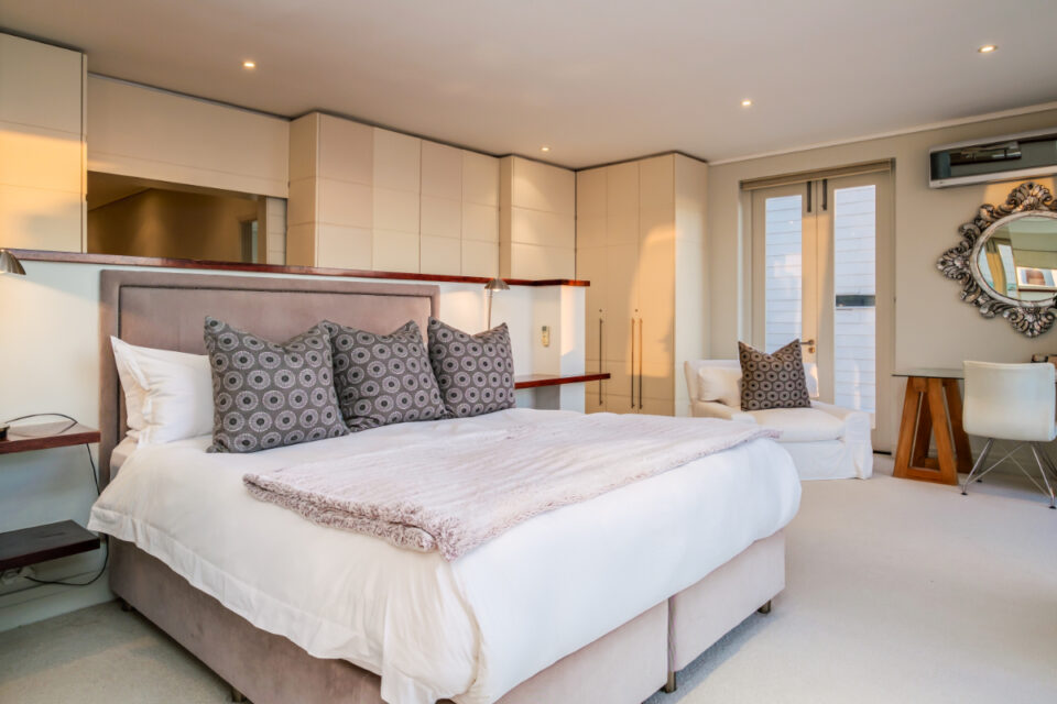 Villa Olivier - Master bed