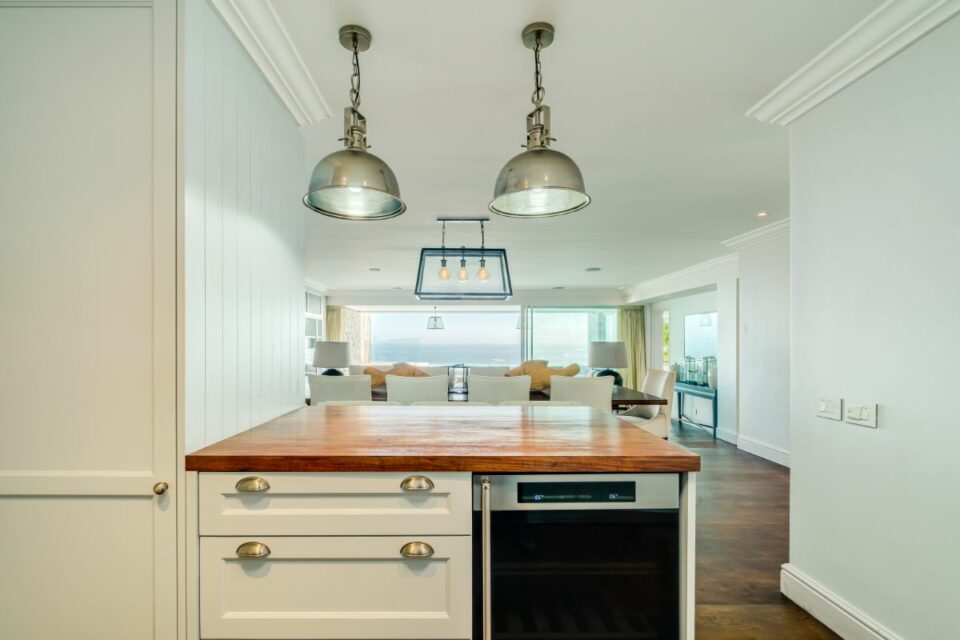 Caliche - Kitchen with Views