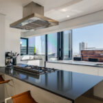 Quendon Penthouse - Breakfast bar