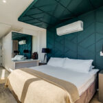 Quendon Penthouse - Main bedroom