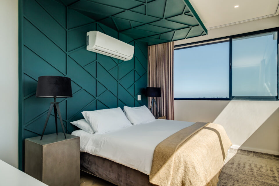 Quendon Penthouse - Master bedroom