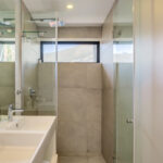 Quendon Penthouse - Shared bathroom