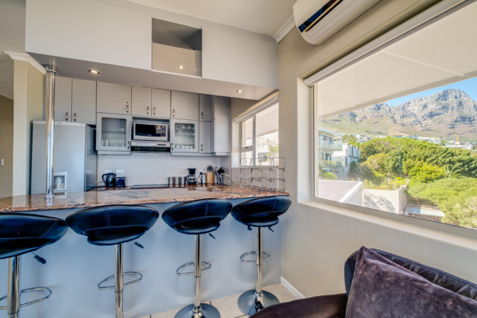 270 Degrees - Breakfast bar